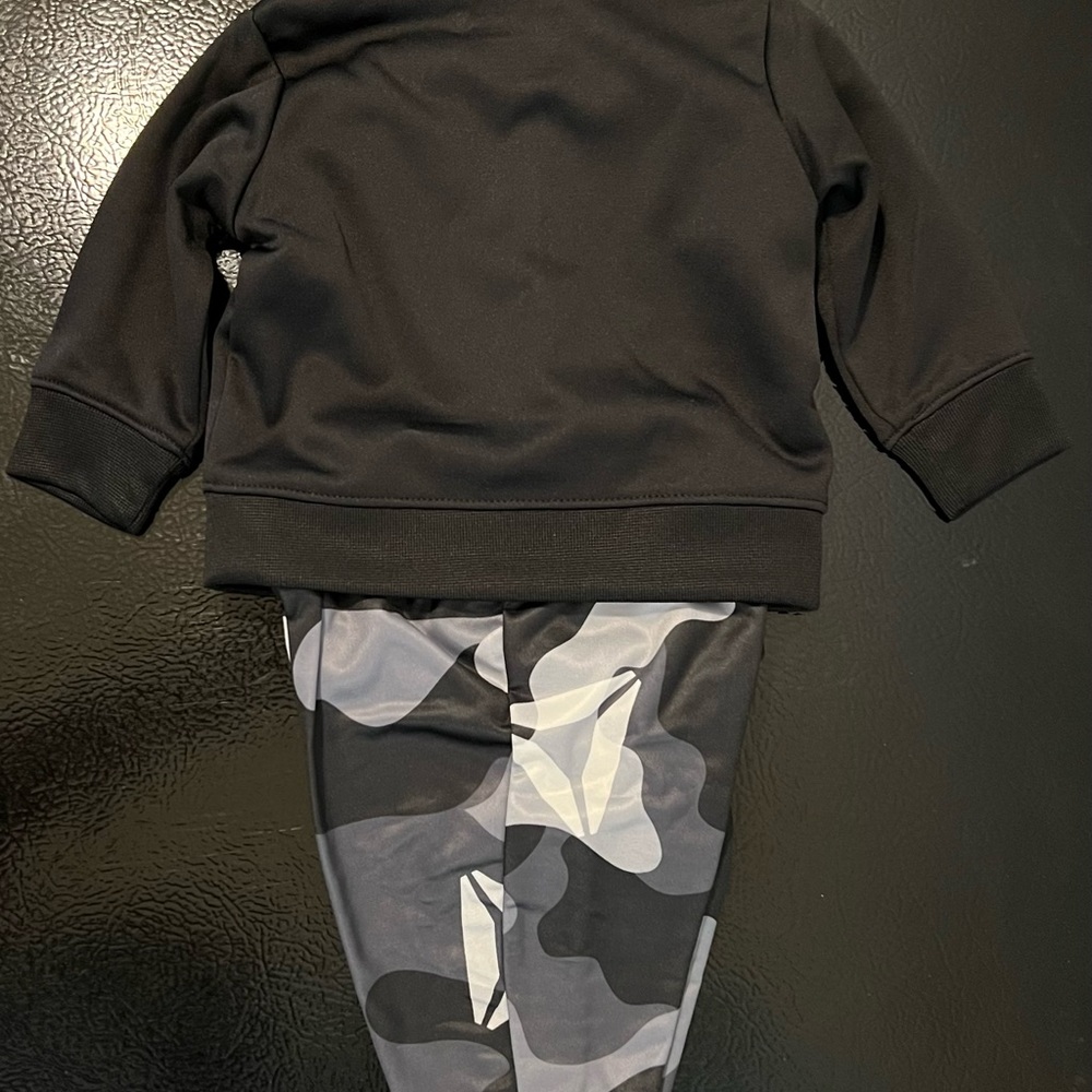 NEW Reebok Infant 3 Piece Set - Picture 3 of 4